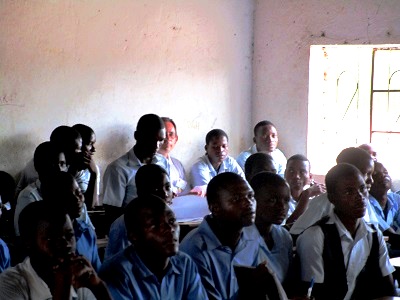 Unterricht &uuml;ber Umwelt an  der Mpatsa CDSS, Tengani, Malawi, Teil 2, in Englisch